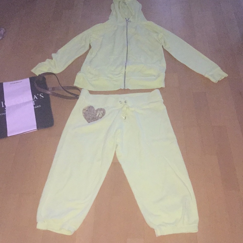 Victoria Secret Citron Green Sweatsuit w/purse
